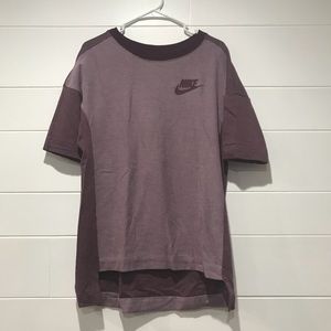 Women’s Nike top